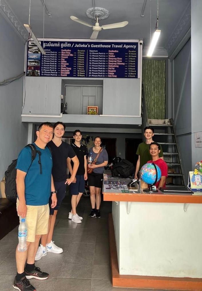 Julieka'S Guesthouse Phnom Penh Ngoại thất bức ảnh